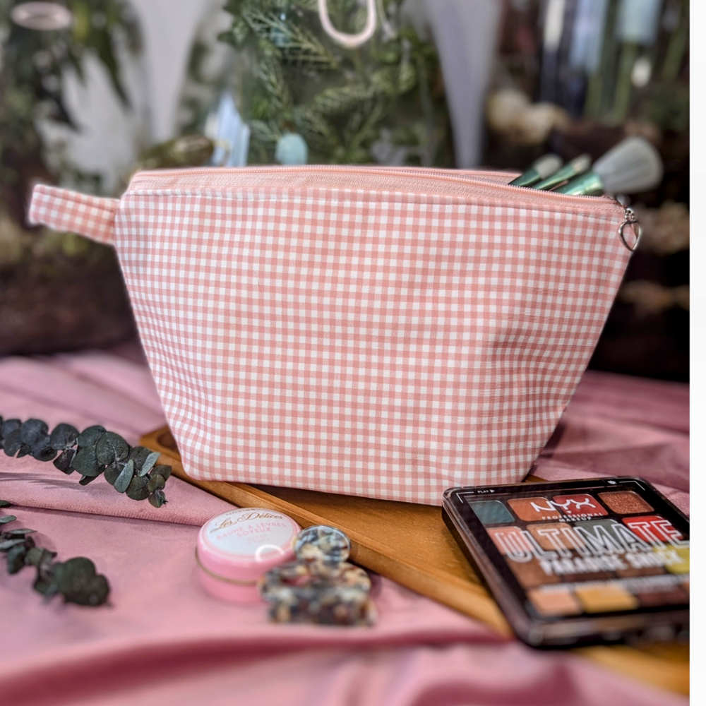 Trousse Triangle Vichy Rose